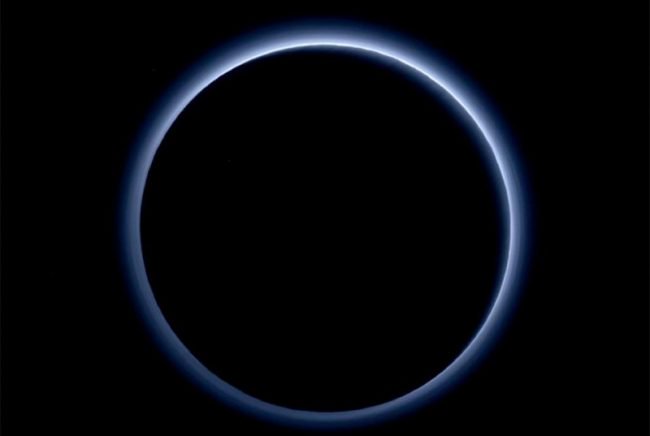 Фото - Загадочный туман Плутона поможет нам в борьбе с глобальным потеплением