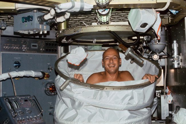 Фото - В России ведется разработка сауны и стиральной машинки для космонавтов