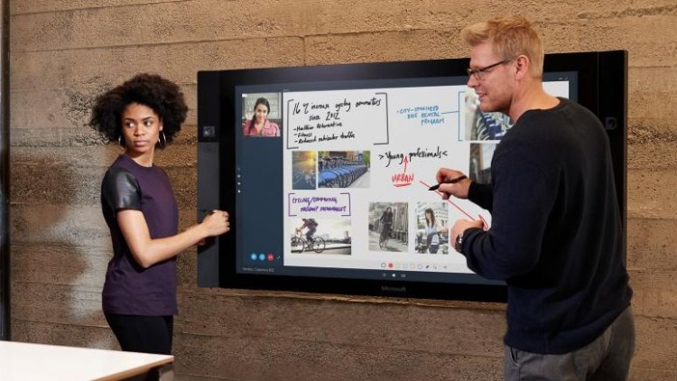 Фото - Долгожданный гигантский планшет Microsoft Surface Hub поступил в продажу»