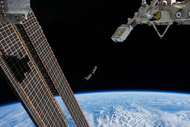 Фото - «Первая космическая нация» вывела свой спутник на околоземную орбиту