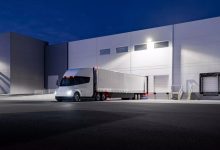 Фото - Tesla запустила производство электрических грузовиков Semi